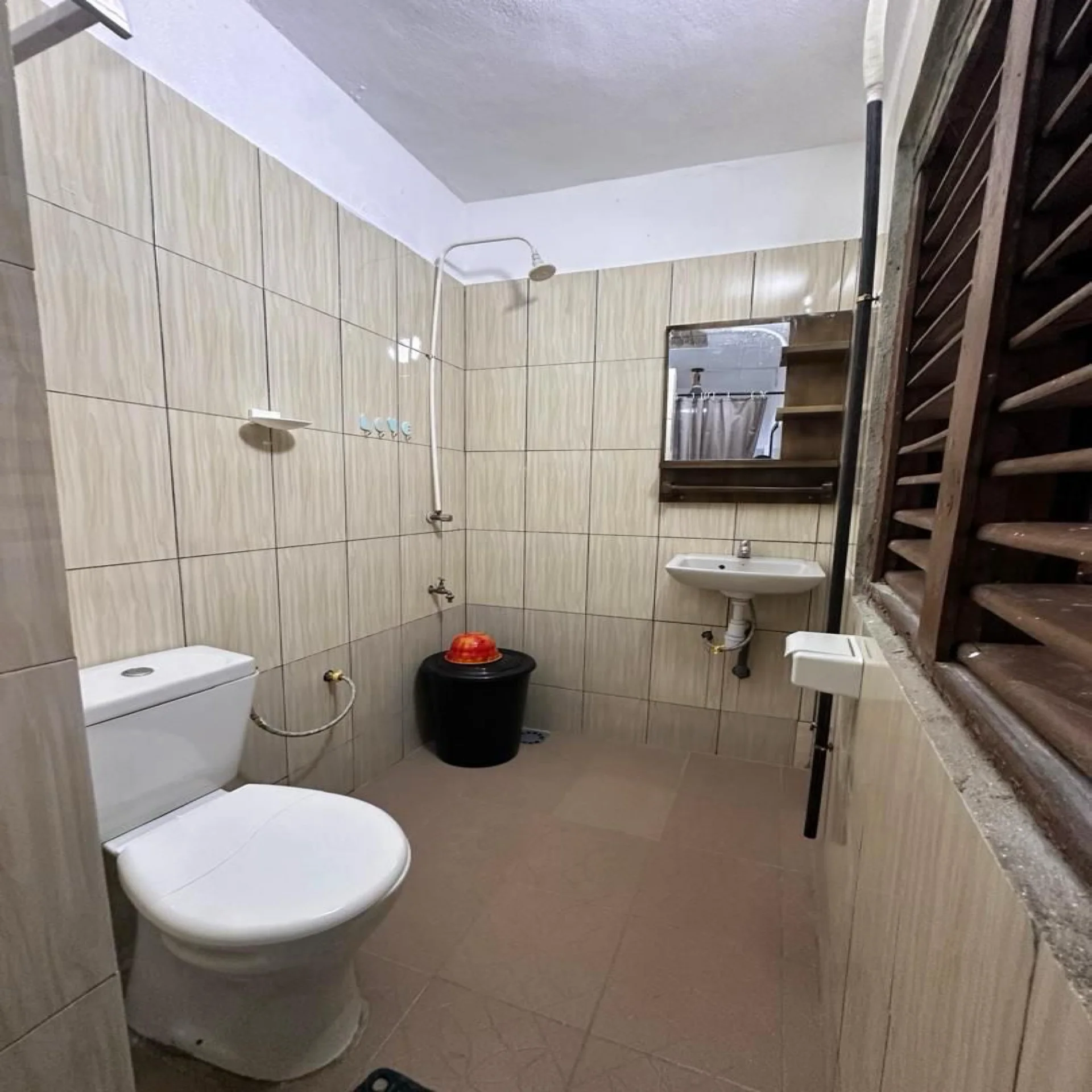 Oasis Akpakpa  - Image 3